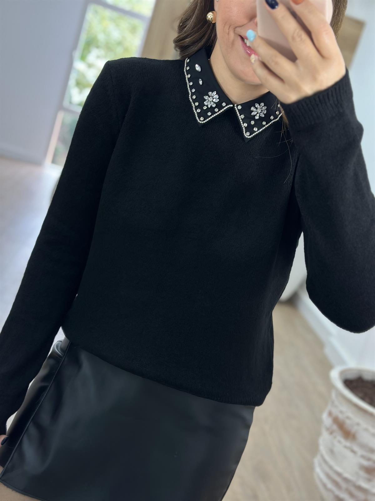 Gömlek Yaka Taşlı Triko-Siyah