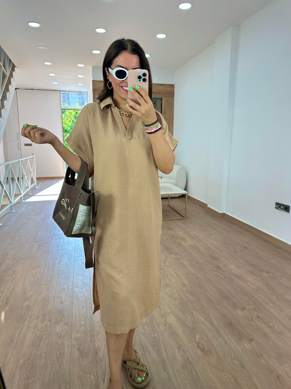 Gömlek Yaka Yırtmaçlı Salaş Elbise-Camel