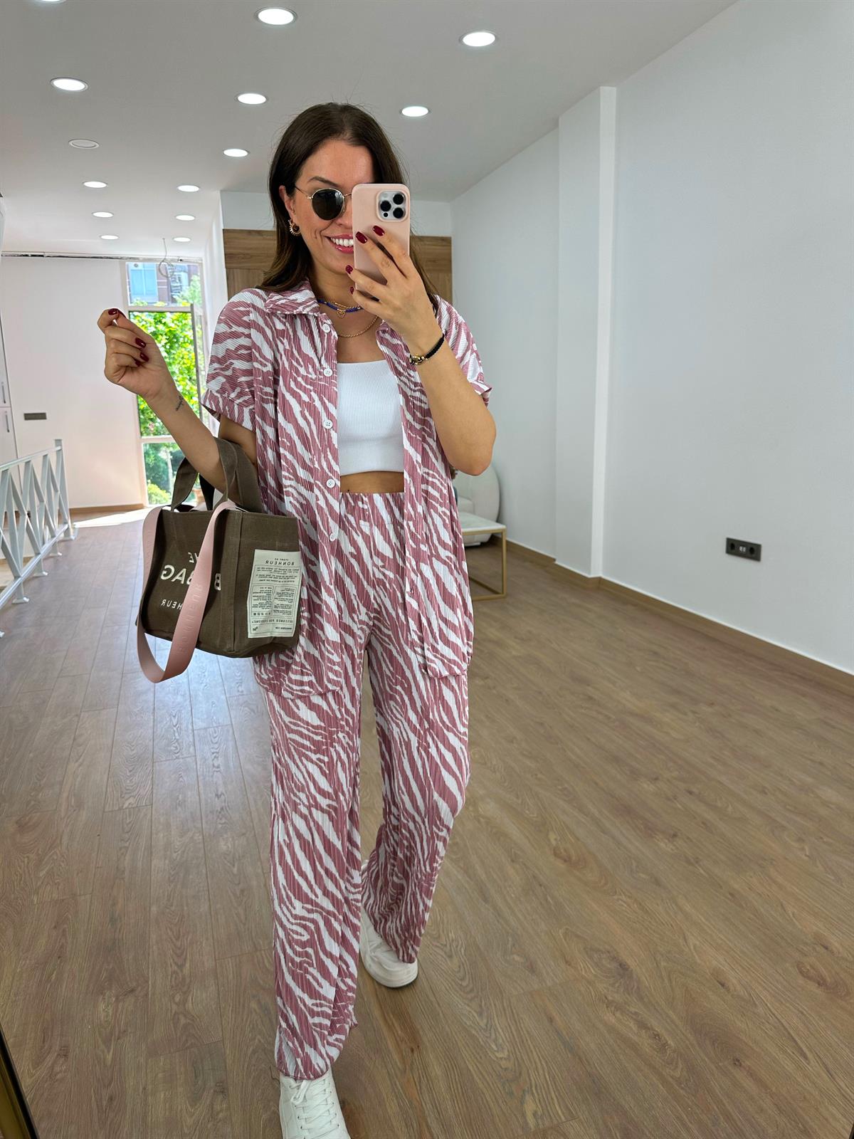 Gömlekli Piliseli Takım-Pembe