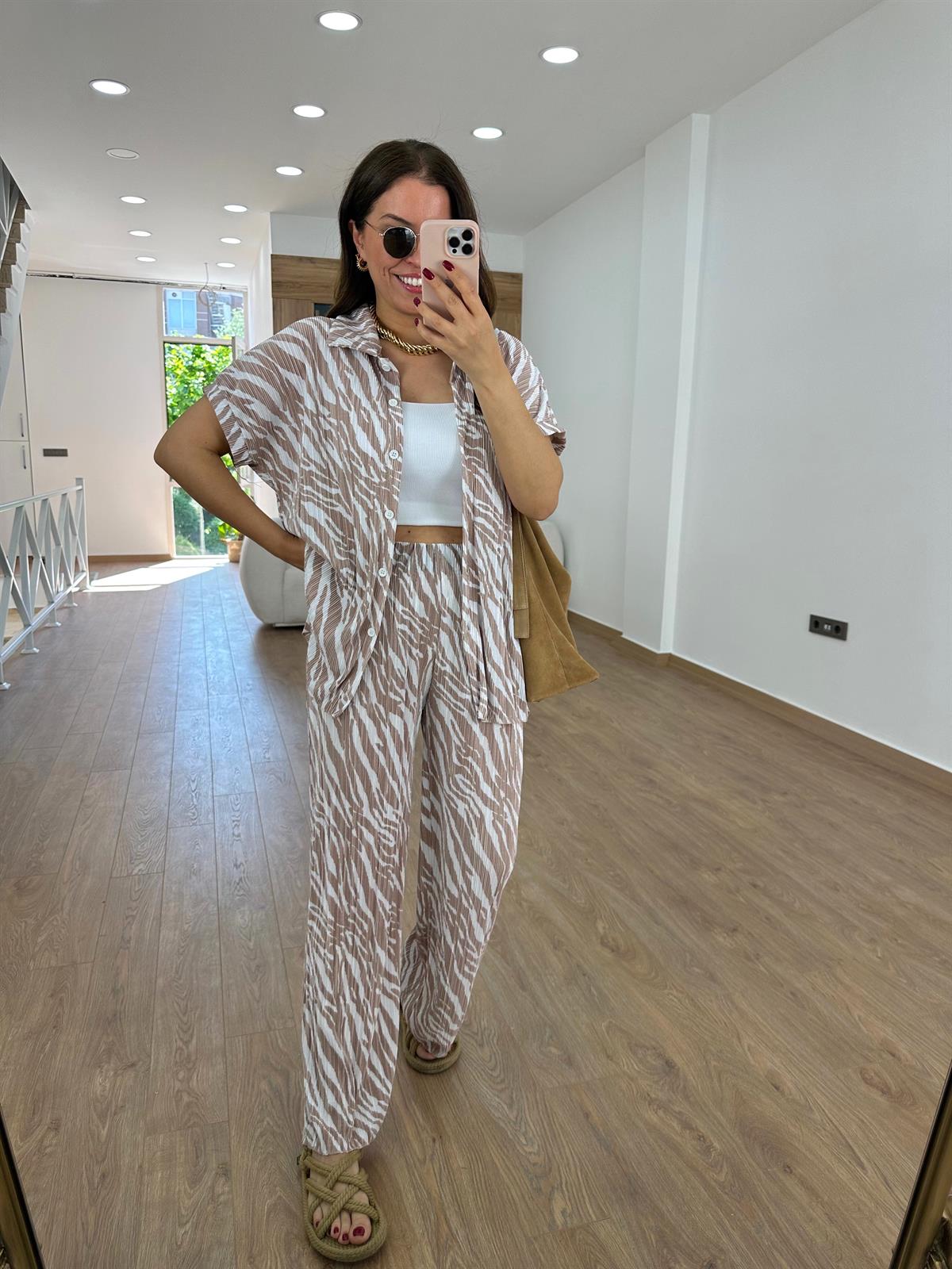 Gömlekli Piliseli Takım-Vizon