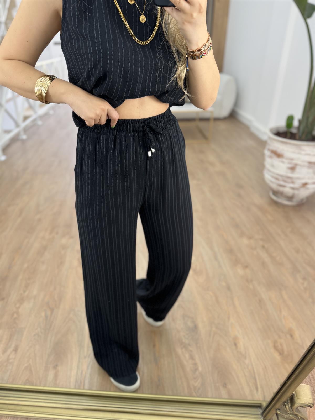 Gri Çizgili Sıfır Kol Siyah Takım