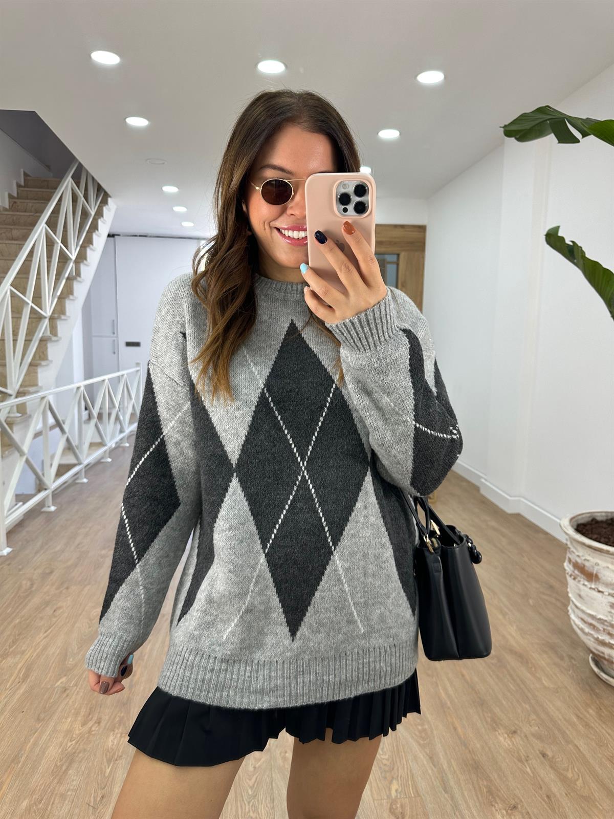 Gri Siyah Baklava Desenli Kazak