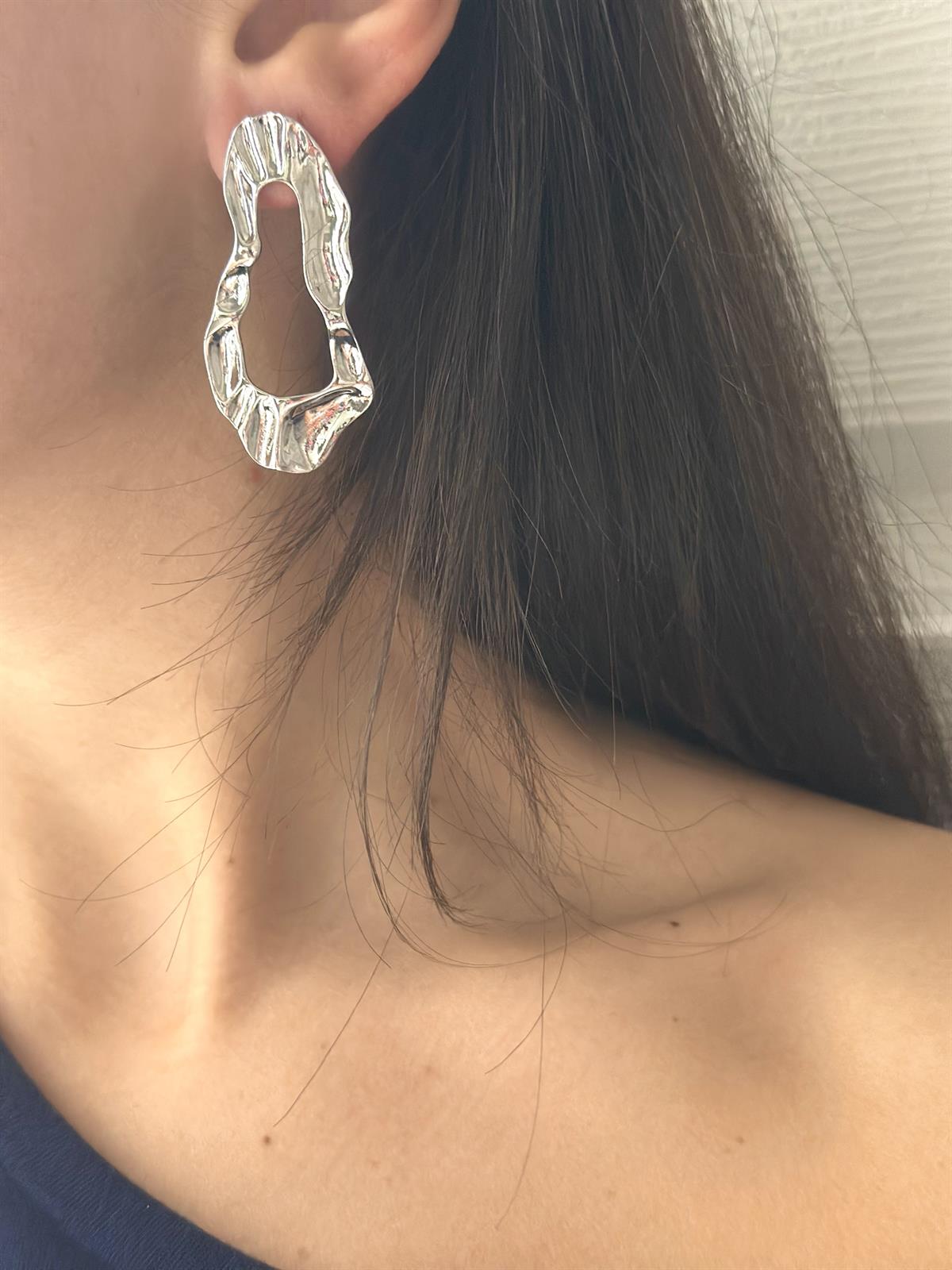 Gümüş Asimetrik Plaka Küpe 4,8cm