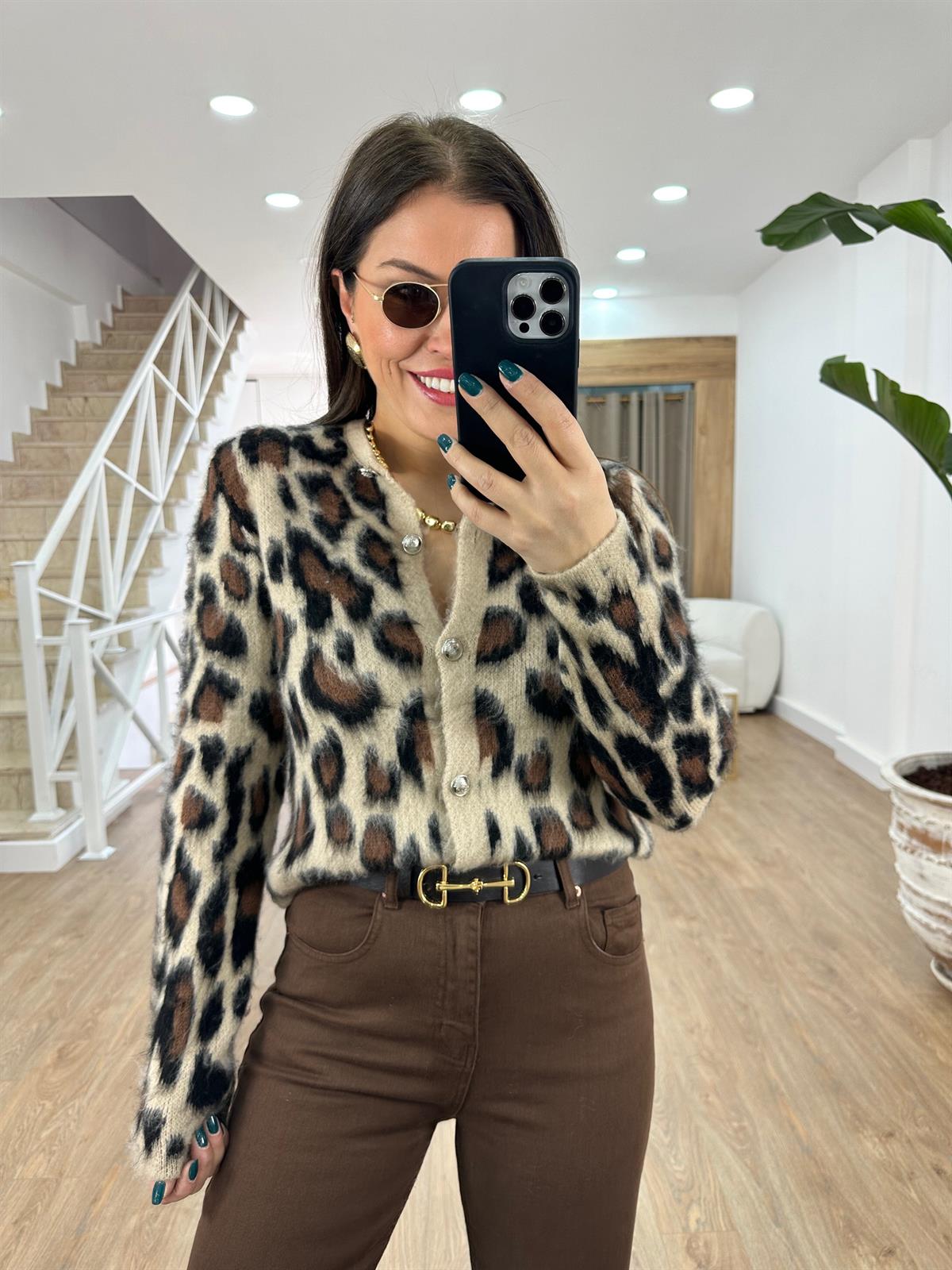 Gümüş Düğmeli Leopar Desen Hırka-Bej
