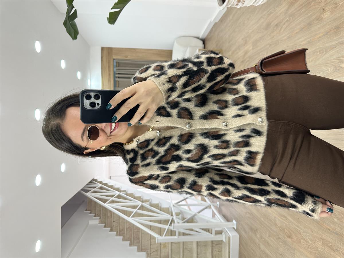 Gümüş Düğmeli Leopar Desen Hırka-Bej