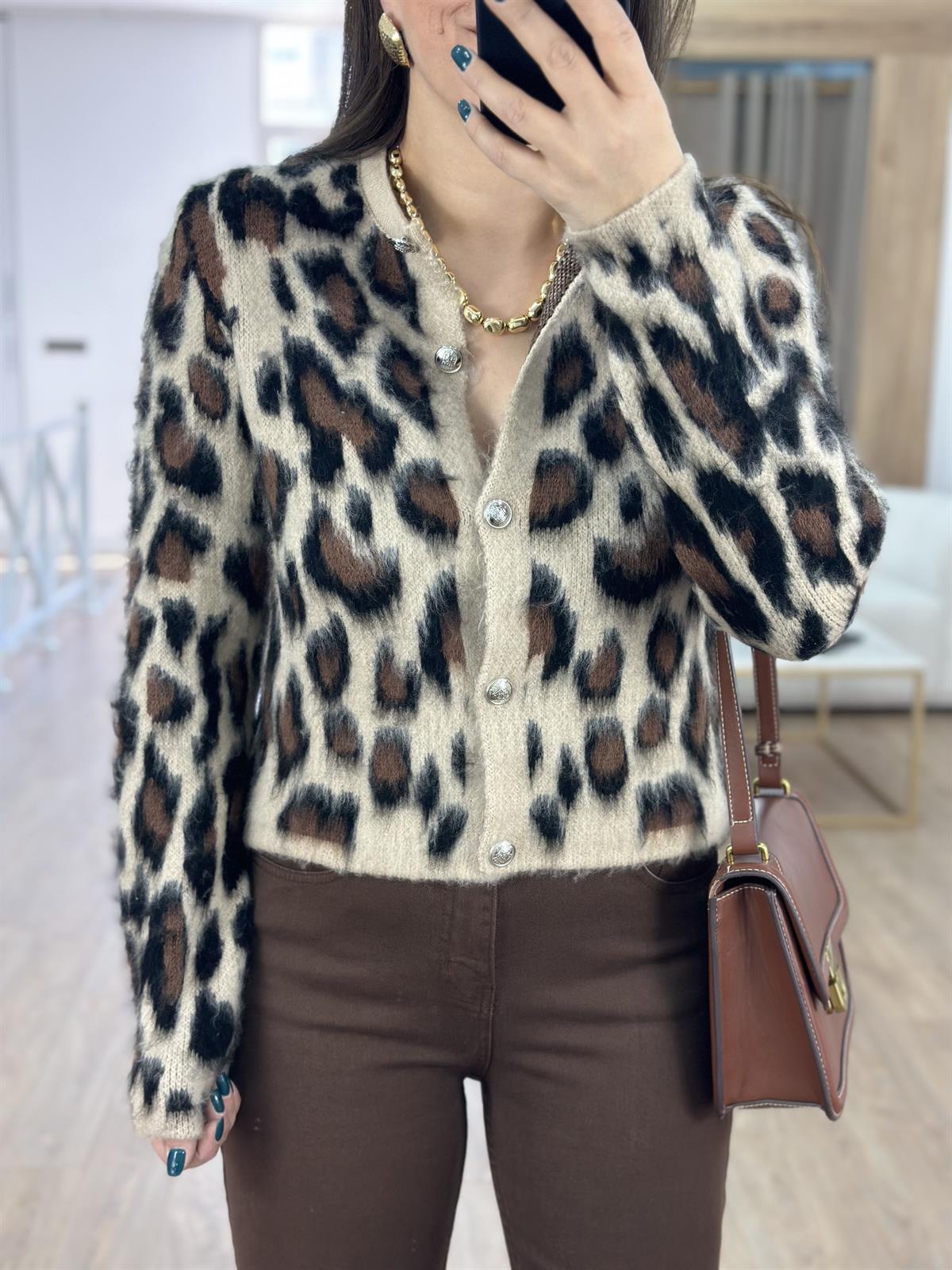 Gümüş Düğmeli Leopar Desen Hırka-Bej