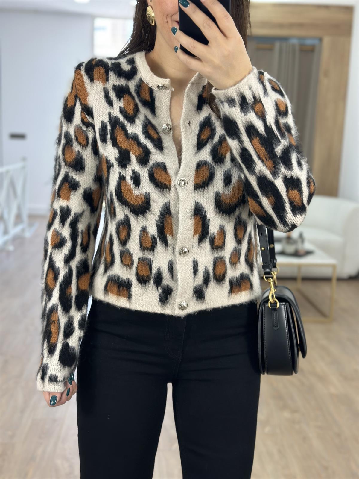 Gümüş Düğmeli Leopar Desen Hırka-Vanilya