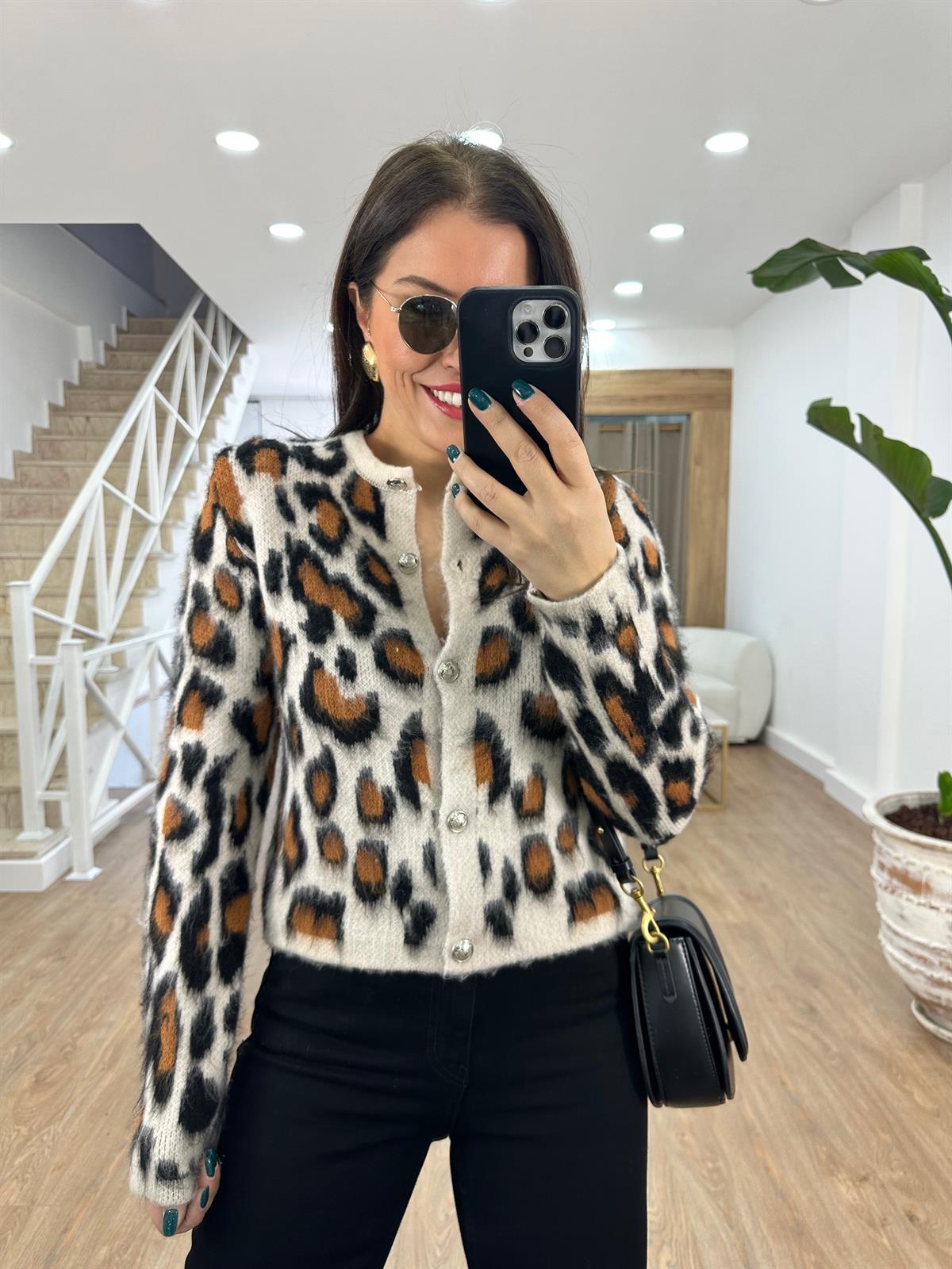 Gümüş Düğmeli Leopar Desen Hırka-Vanilya