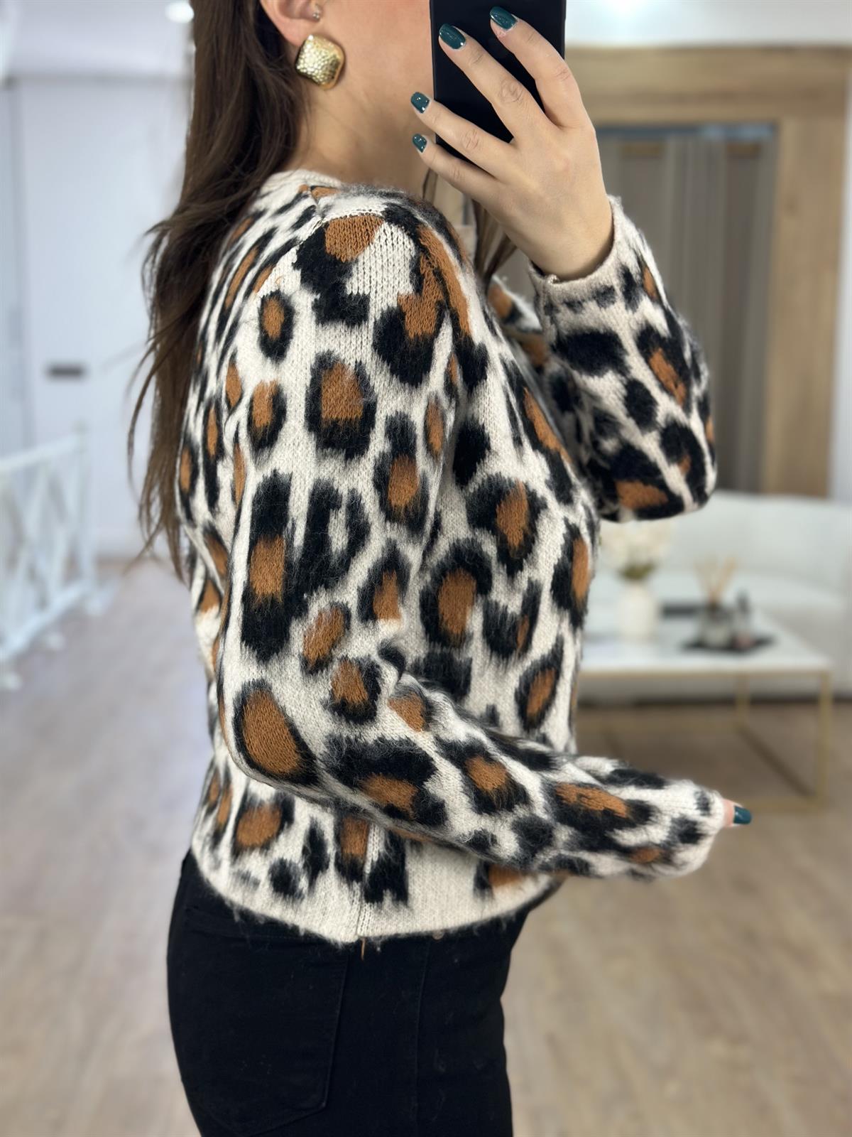 Gümüş Düğmeli Leopar Desen Hırka-Vanilya