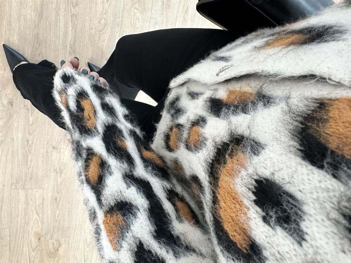 Gümüş Düğmeli Leopar Desen Hırka-Vanilya