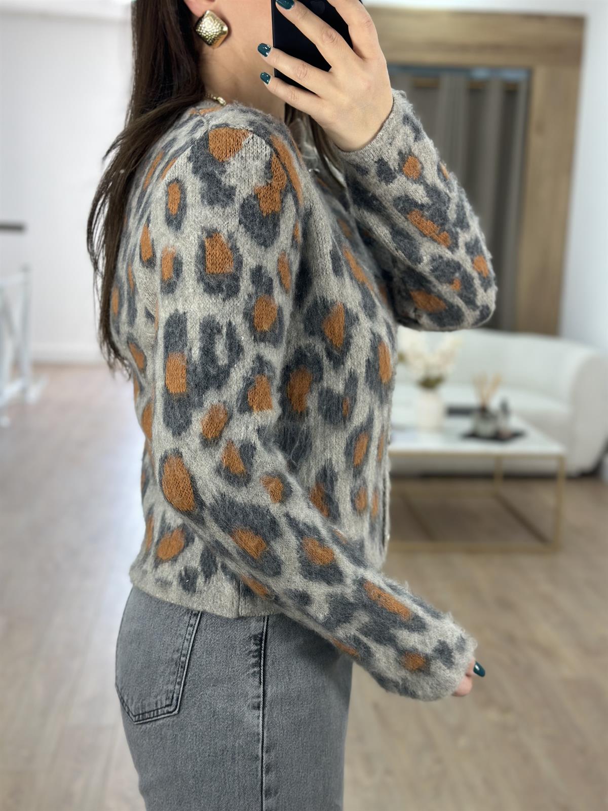 Gümüş Düğmeli Leopar Desen Hırka-Vizon