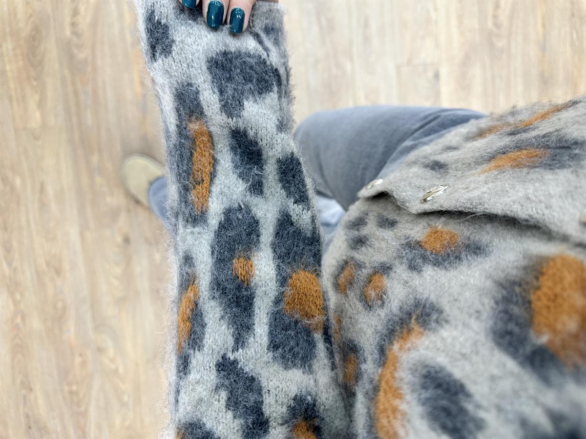 Gümüş Düğmeli Leopar Desen Hırka-Vizon