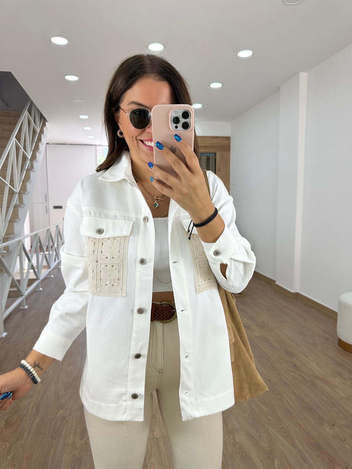 Güpür Detaylı Gabardin Ceket-Ekru