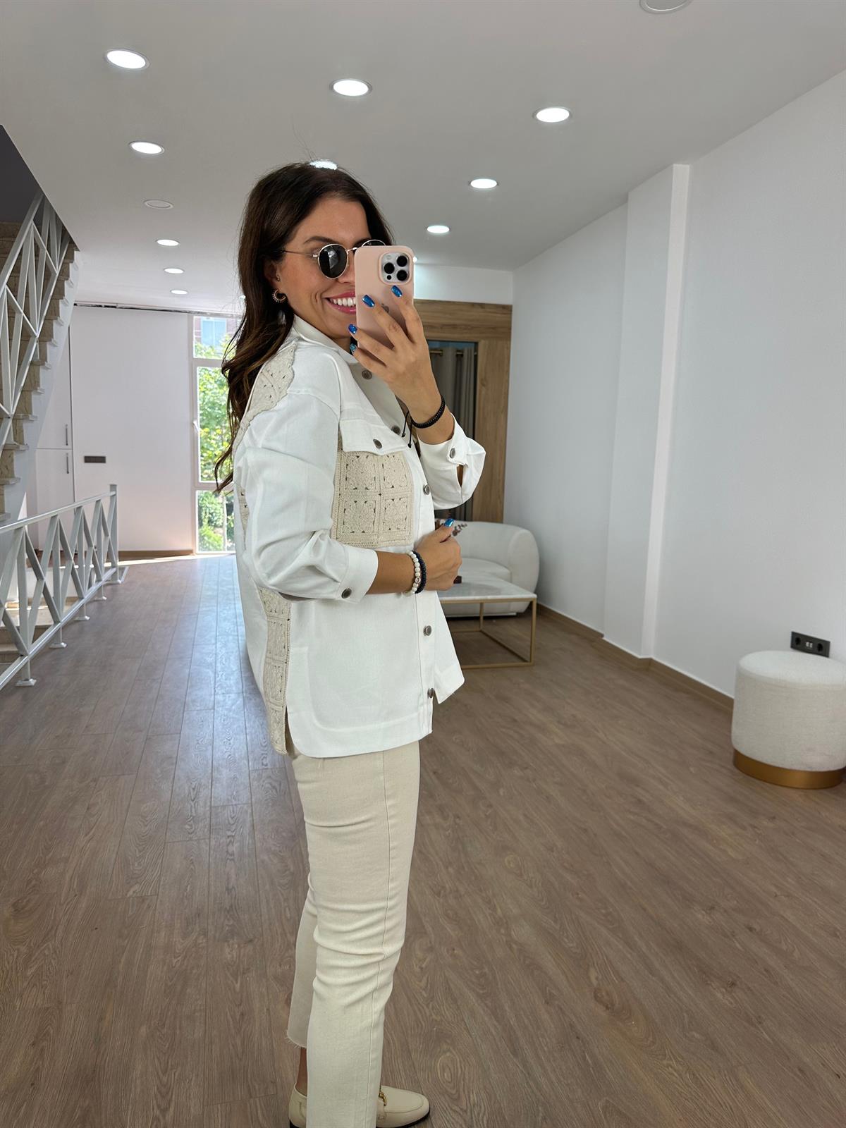 Güpür Detaylı Gabardin Ceket-Ekru