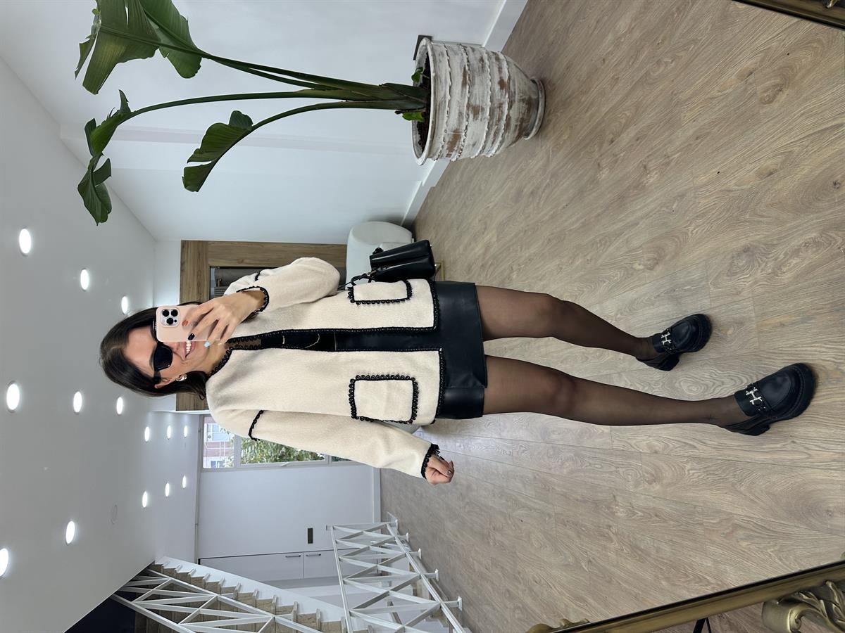 Güpür Detaylı Kaşe Ceket-Ekru