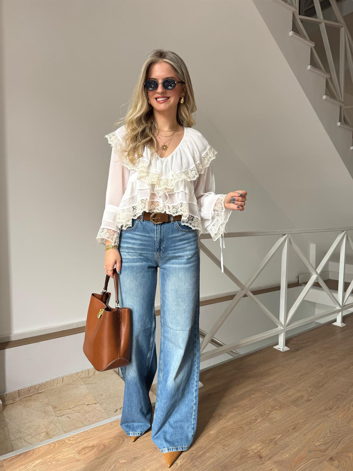 Güpürlü Tasarım Bluz