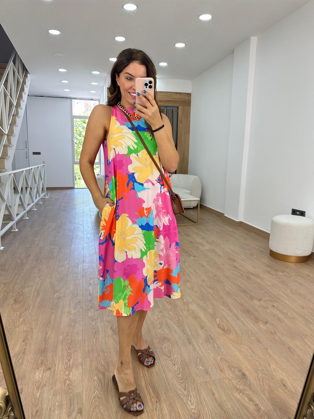 Halter Yaka Çiçekli Salaş Elbise-Pembe