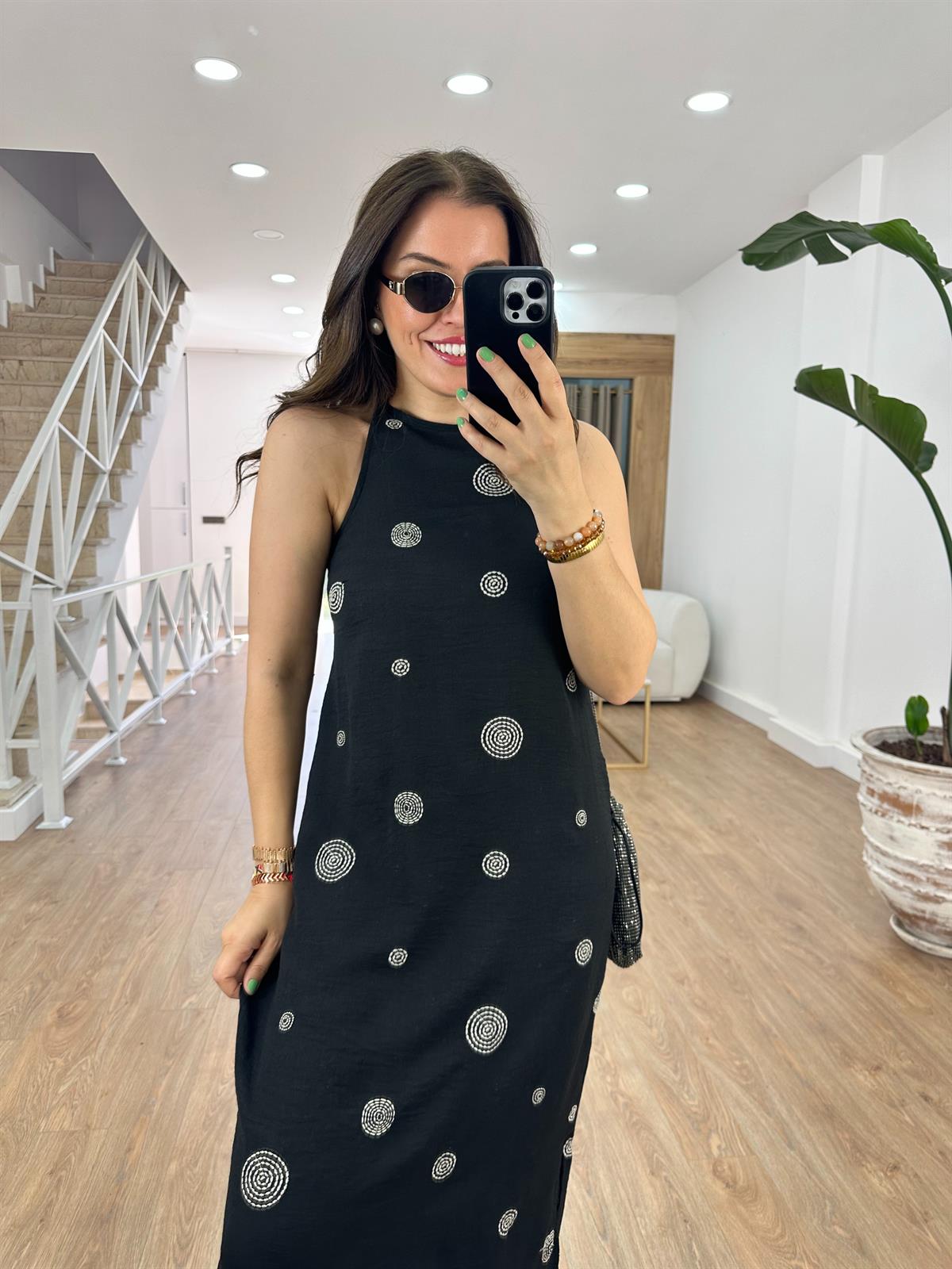 Halter Yaka Nakışlı Elbise