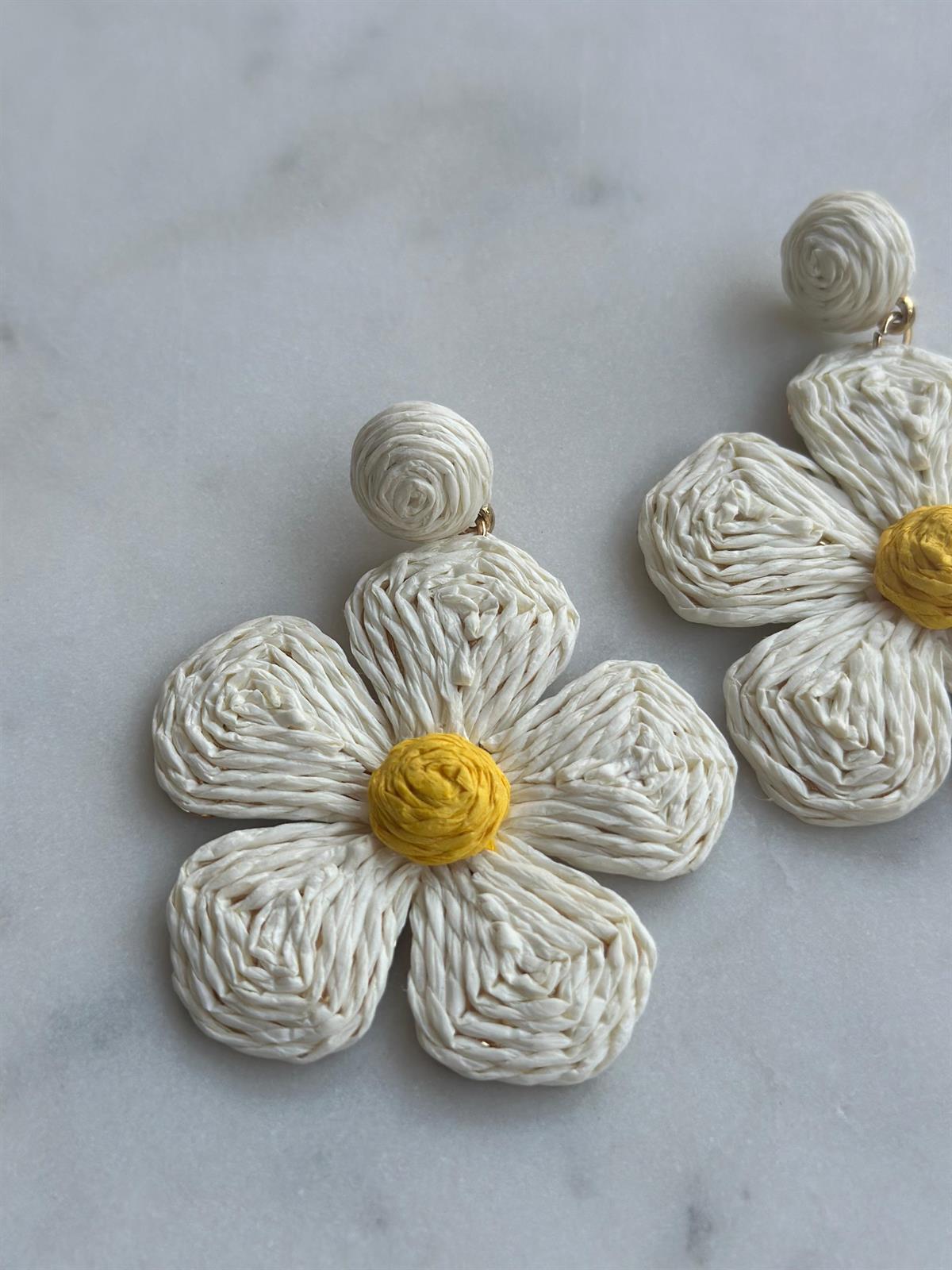 Hasır Tasarım Beyaz Küpe