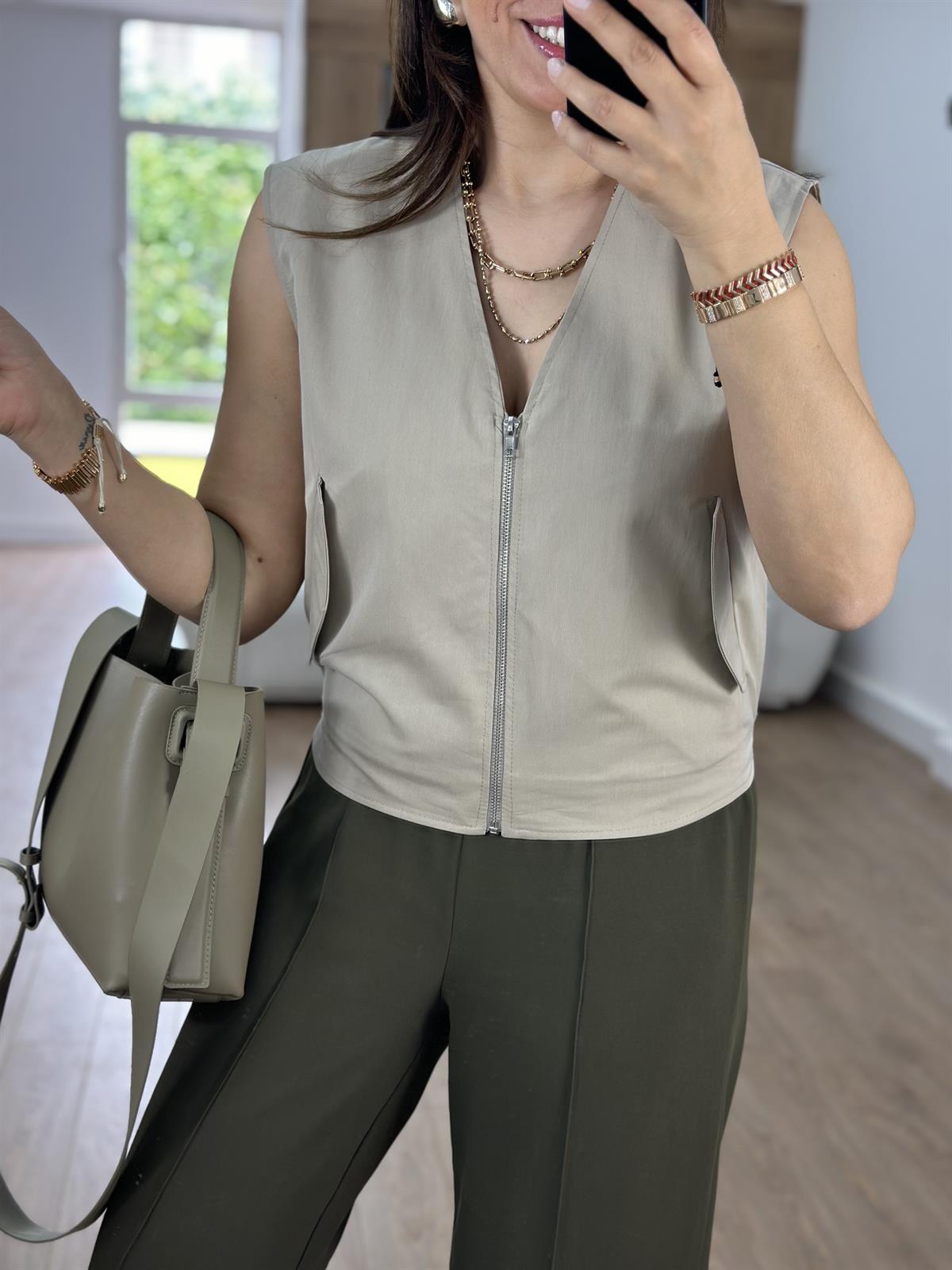 İçerisi Astarlı Kapak Cepli Yelek-Taş