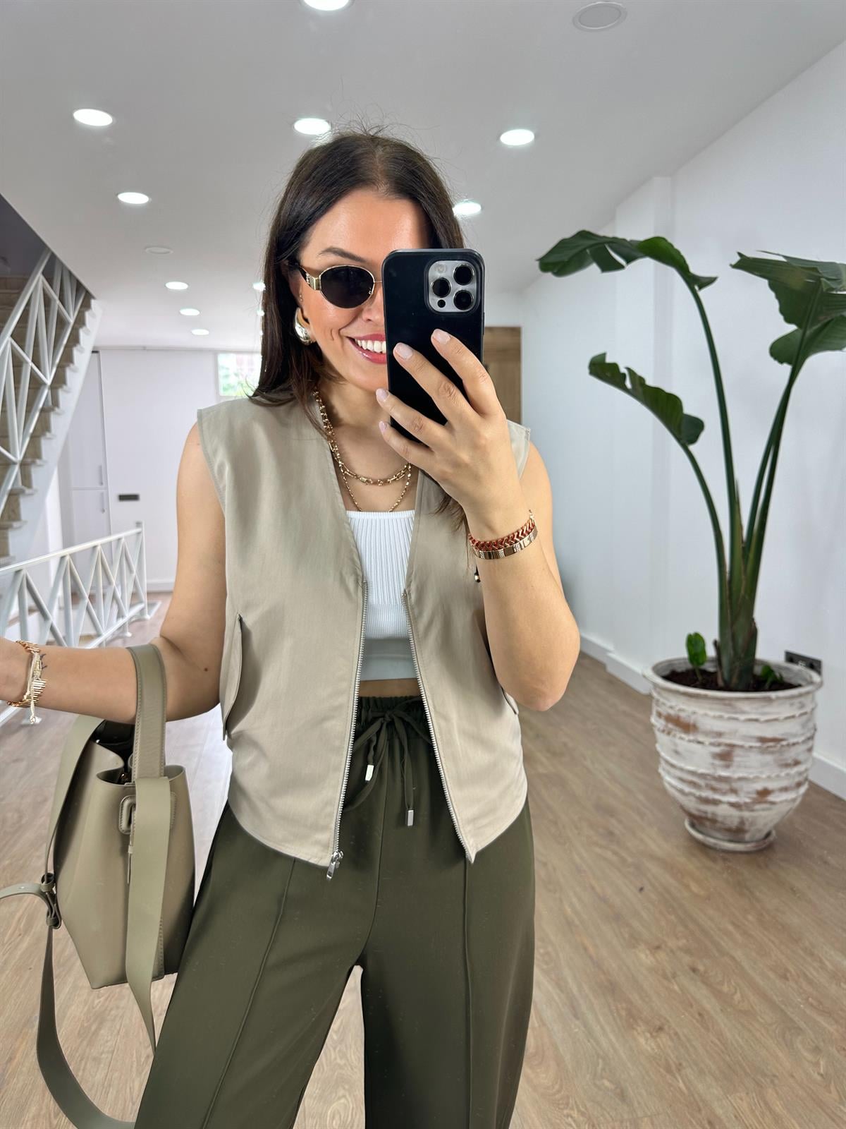 İçerisi Astarlı Kapak Cepli Yelek-Taş