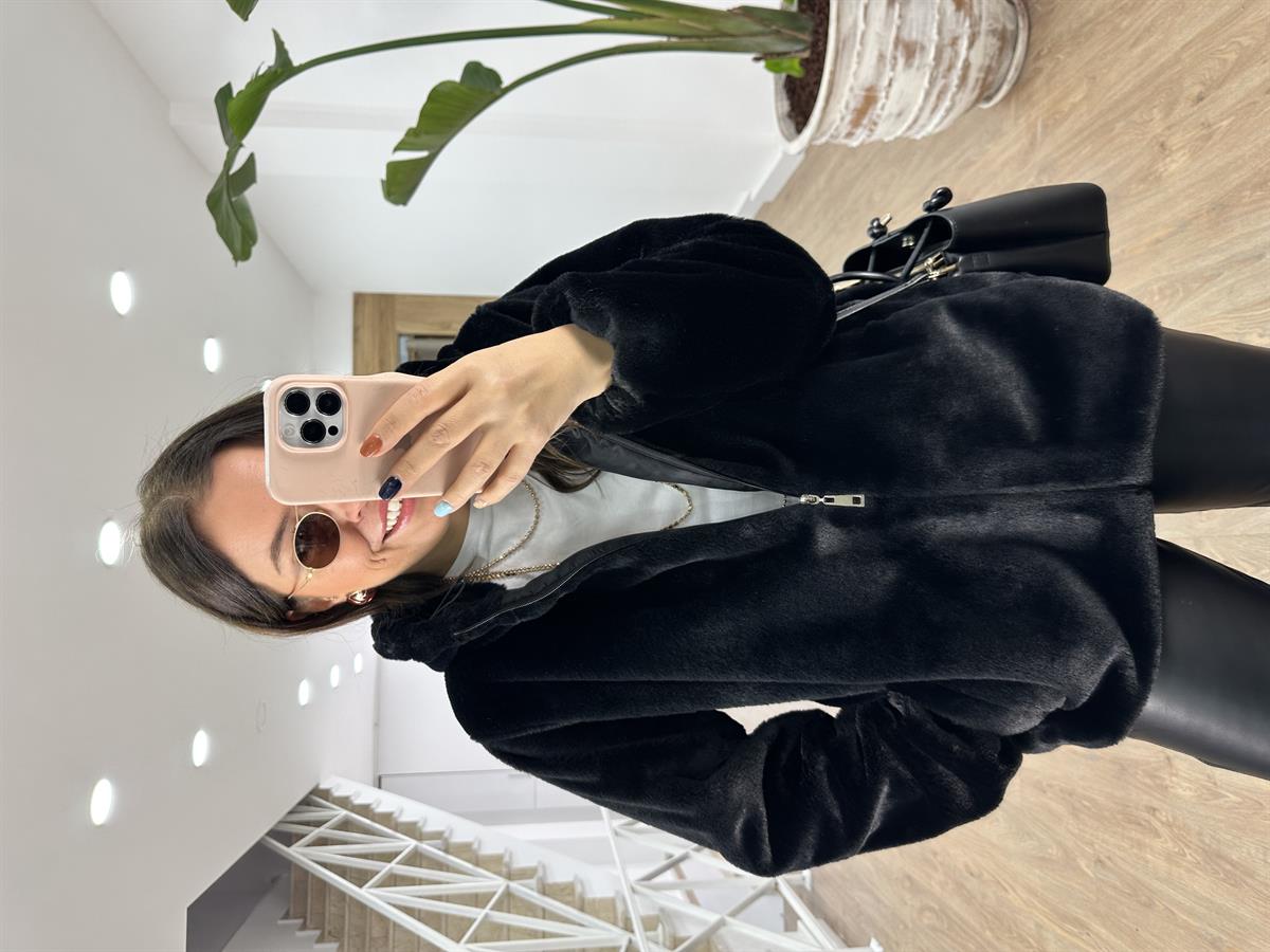 İçerisi Astarlı Kapüşonlu Kürk-Siyah