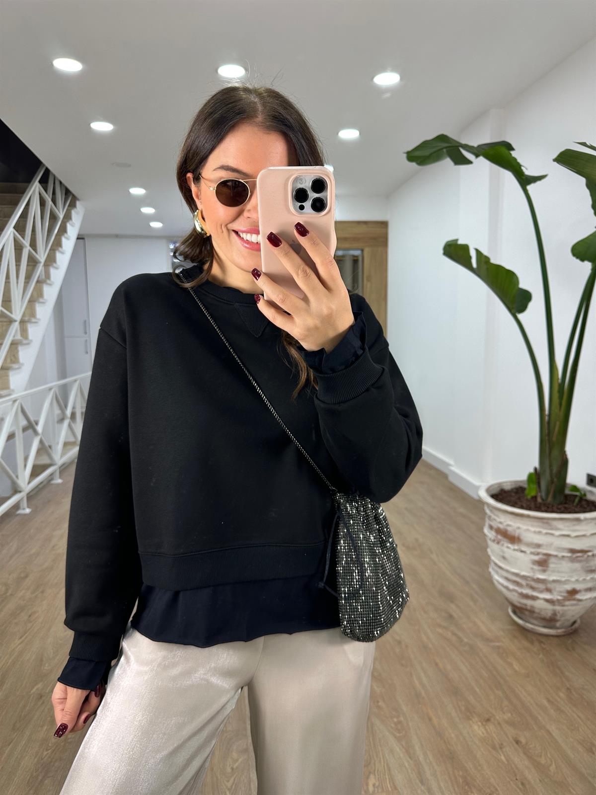 İçerisi İnce Şardonlu Basic Sweatshirt-Siyah
