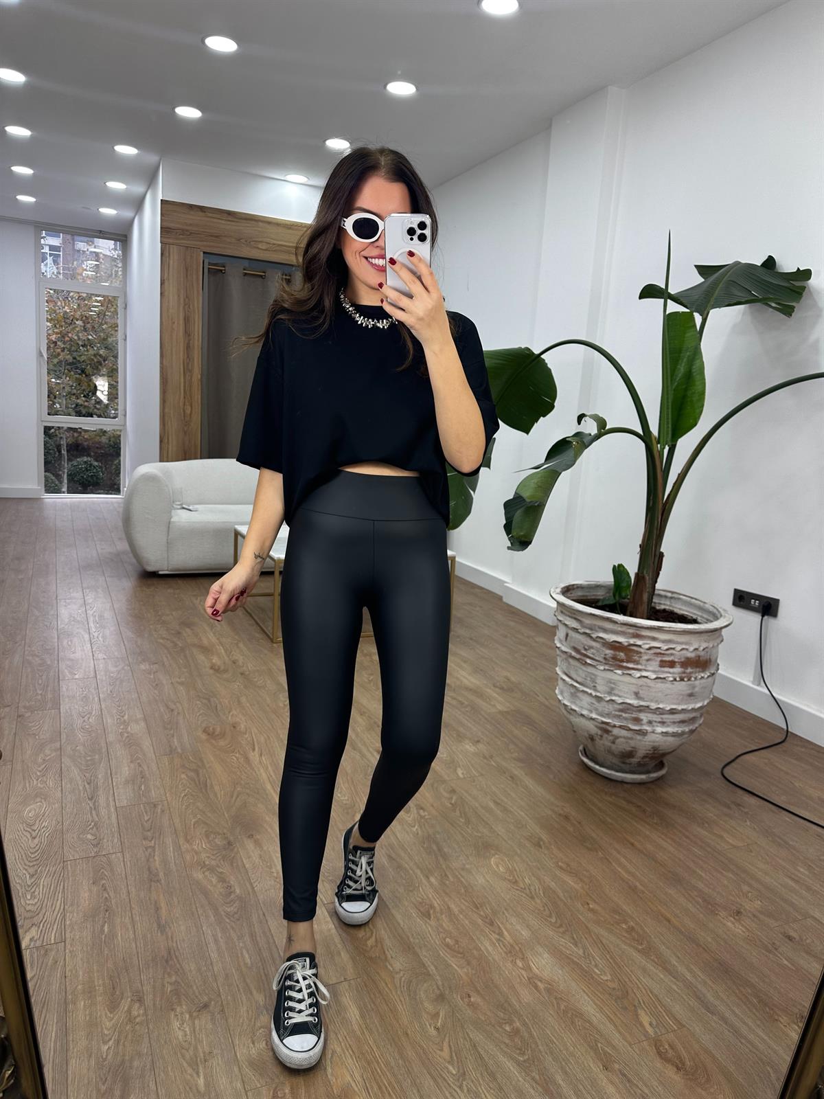 İçerisi Şardonlu Mat Deri Tayt