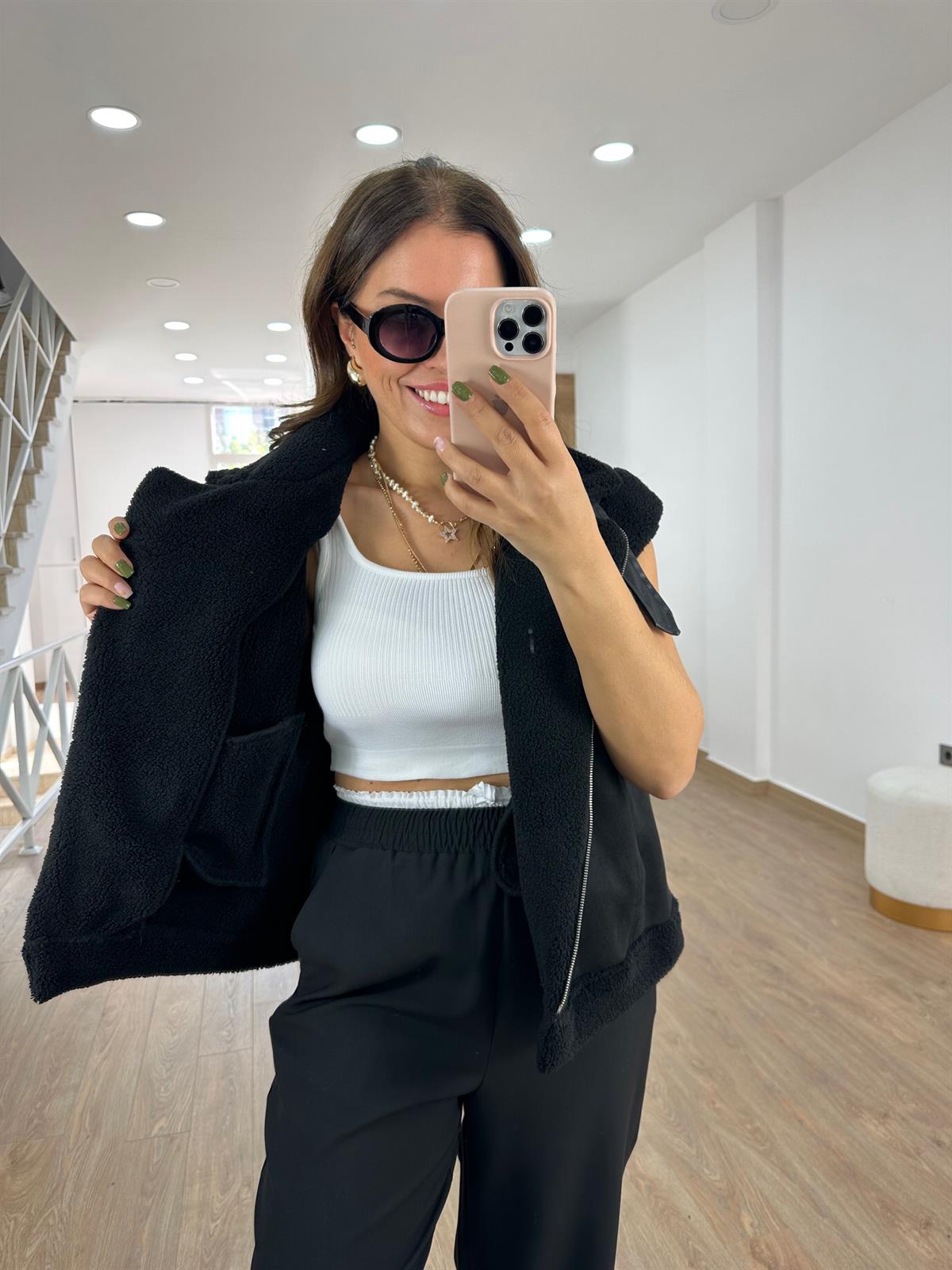 İçerisi Yumuşacık Kürklü Güderi Yelek - Siyah