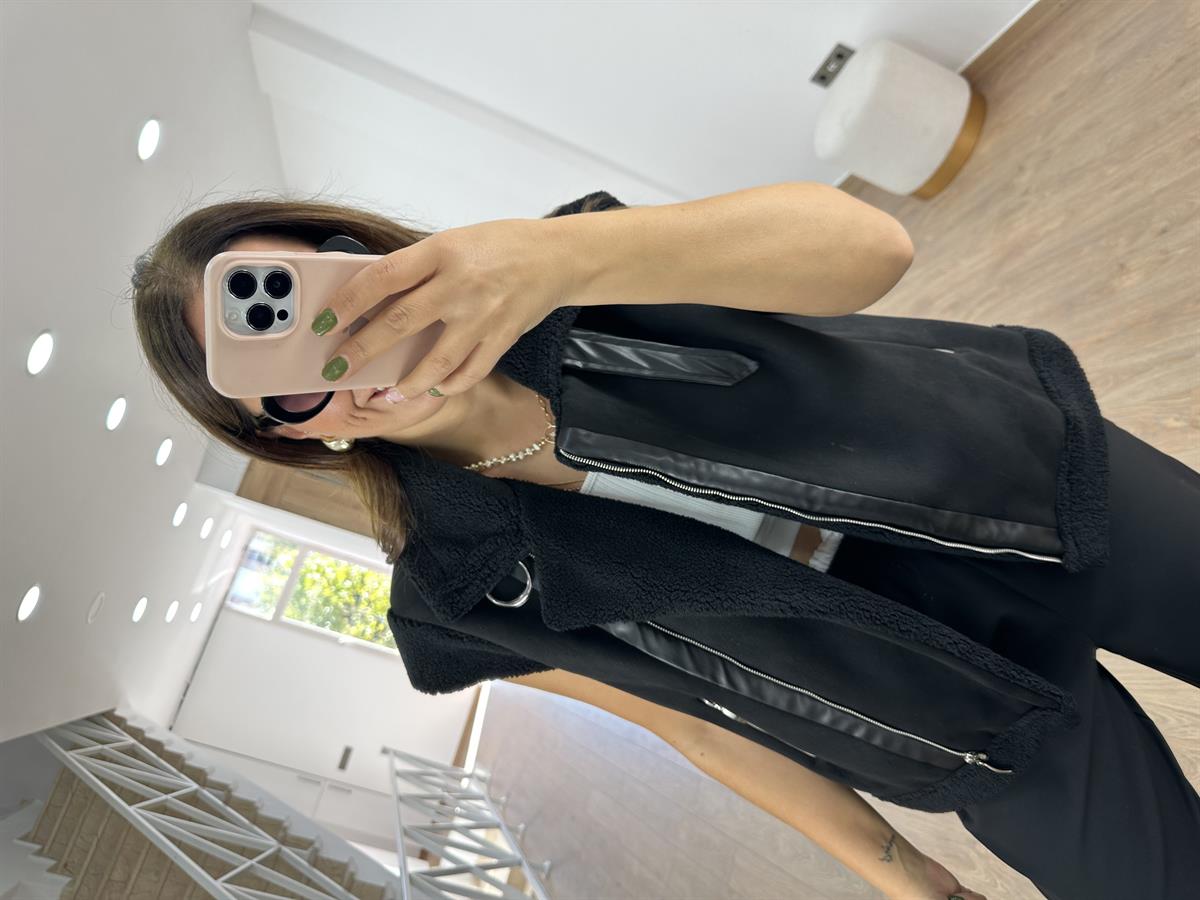 İçerisi Yumuşacık Kürklü Güderi Yelek - Siyah