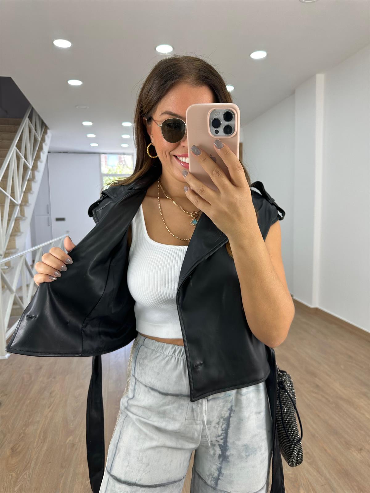 İçi Astarlı Apoletli Deri Yelek