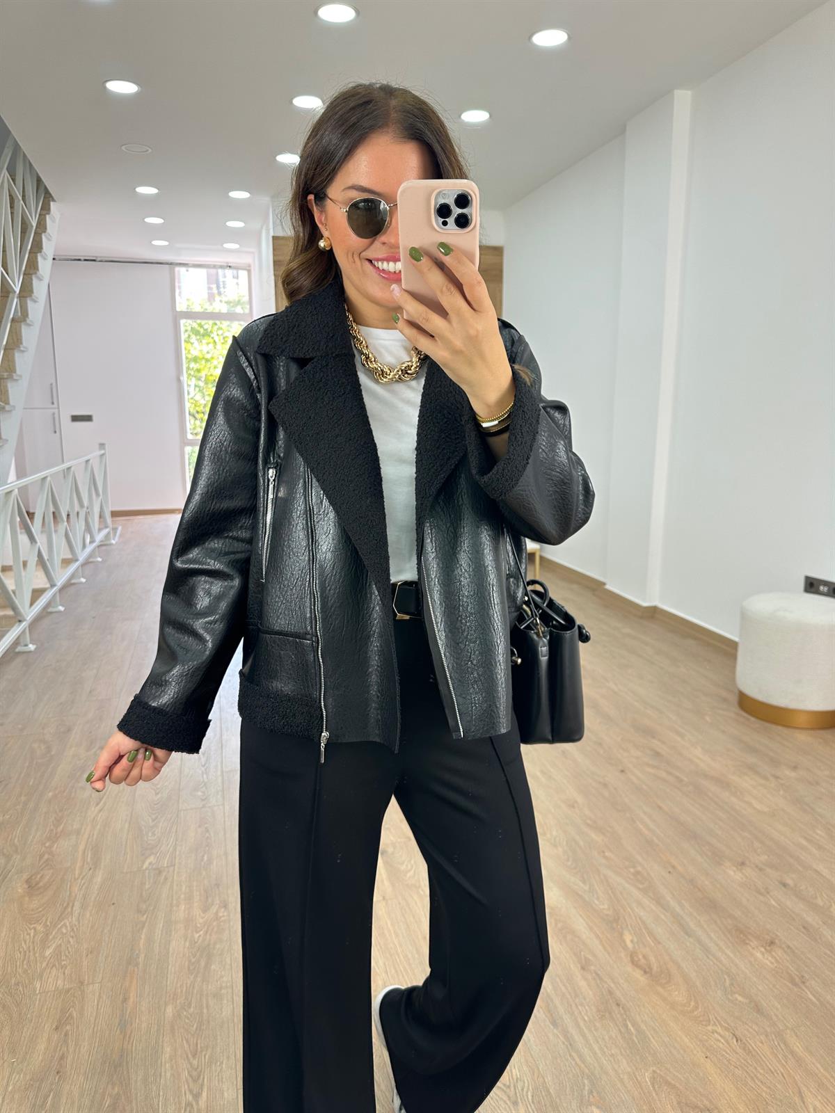 İçi Siyah Kürklü Biker Deri Mont