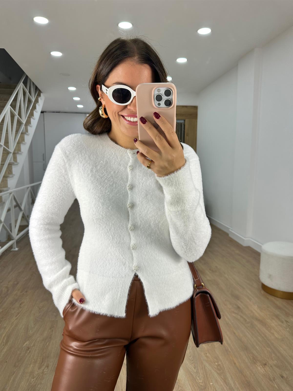 İnci Düğmeli Tüylü Yumoş Hırka-Ekru