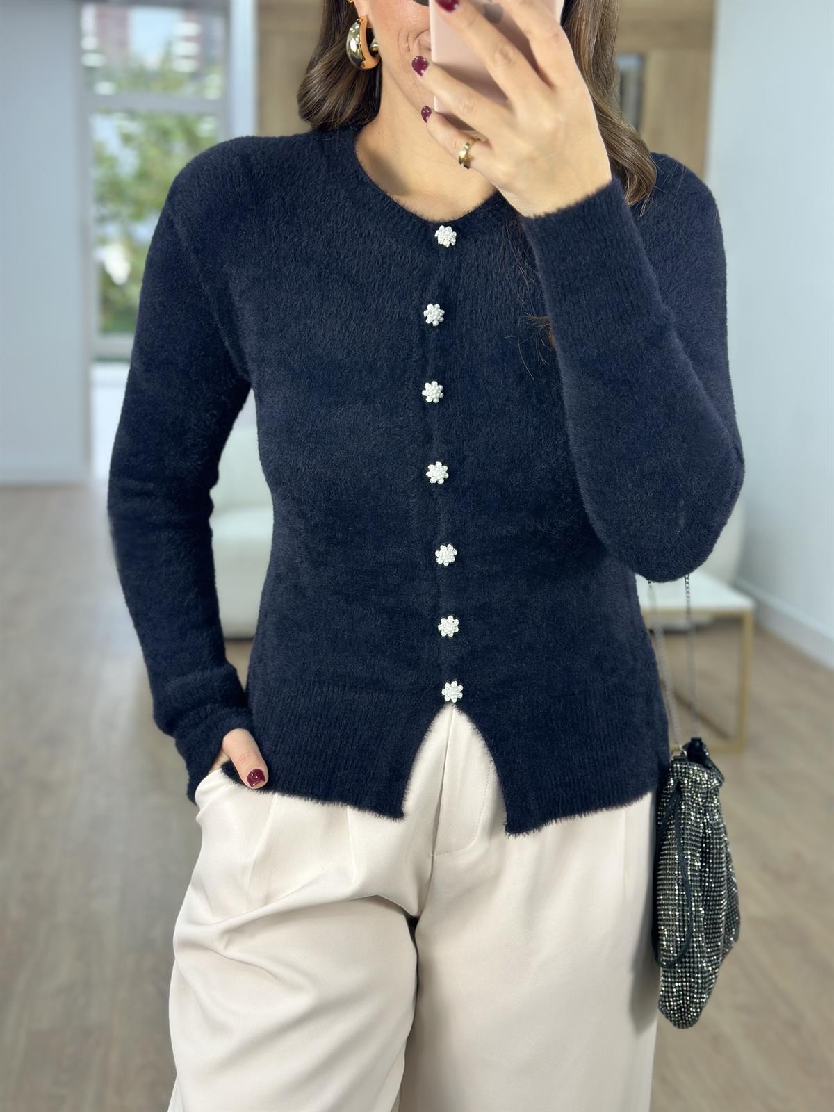 İnci Düğmeli Tüylü Yumoş Hırka-Siyah