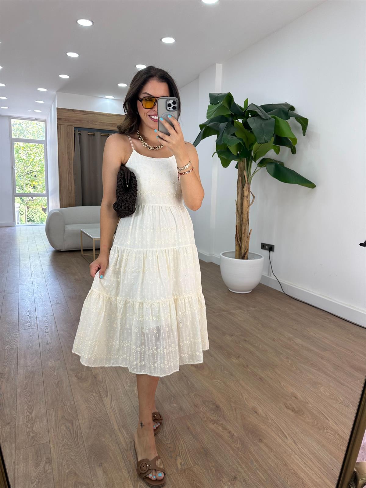 İşlemeli Askılı Midi Elbise 