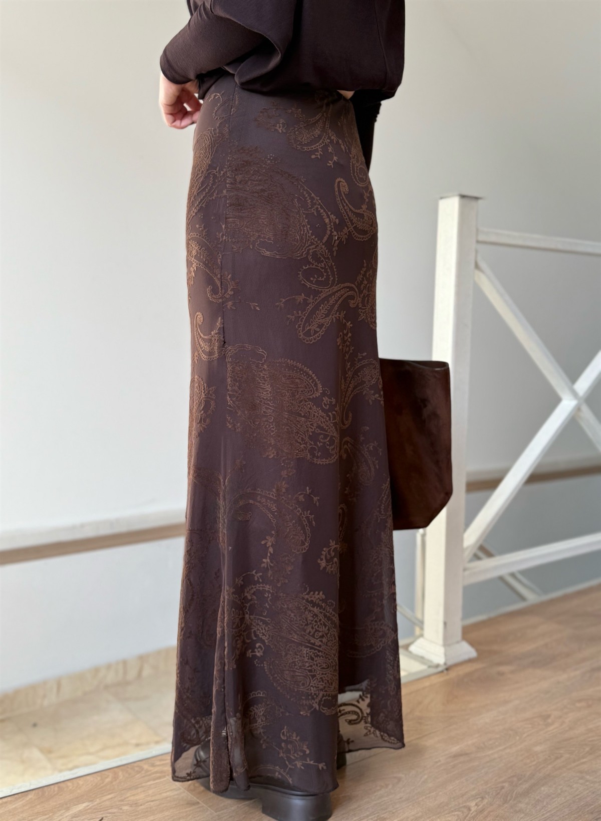 Kadife Kabartma Şal Desenli Astarlı Maxi Etek - Kahverengi