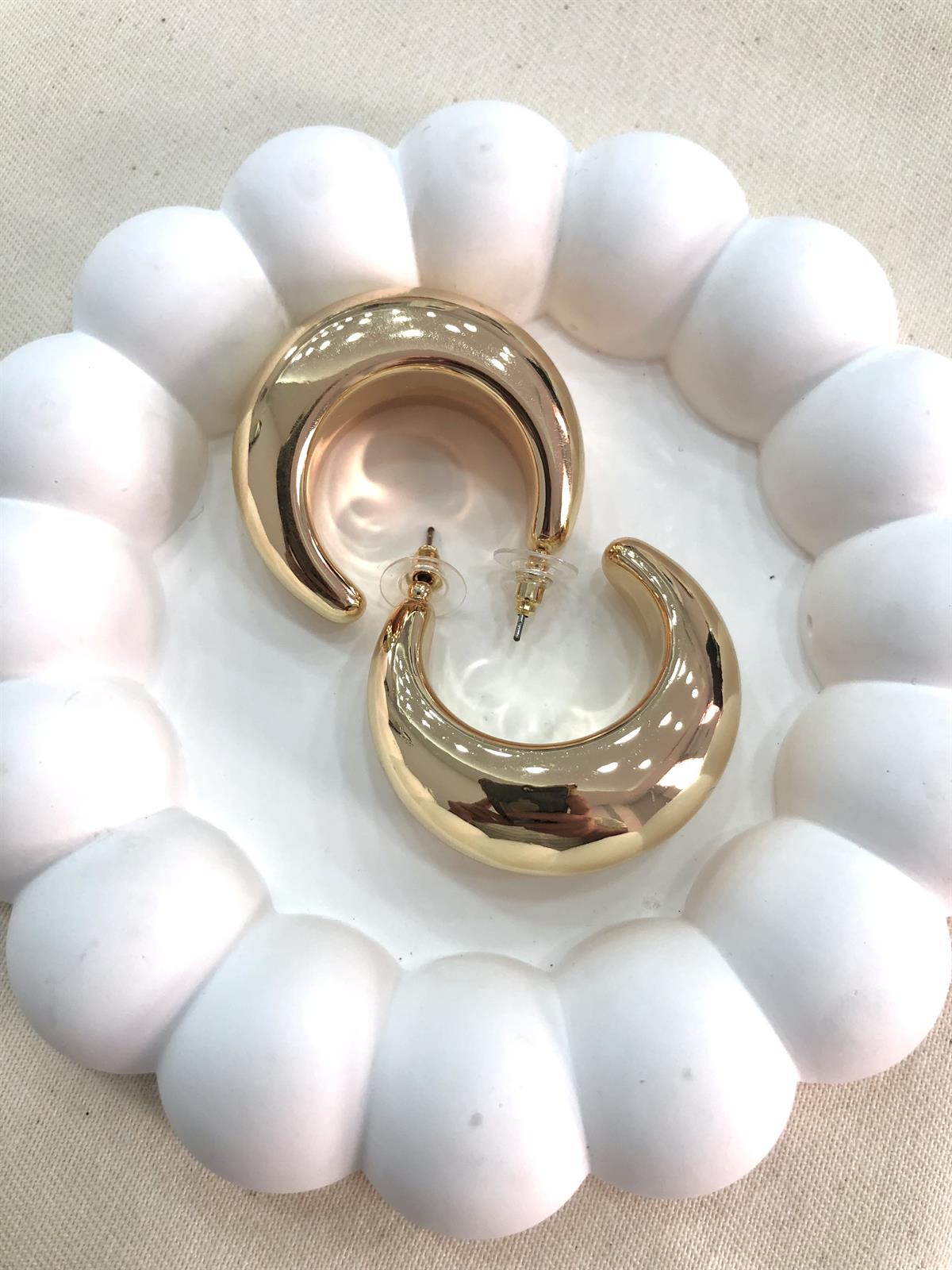 Kalın Bombeli Hilal Tasarım Gold Küpe