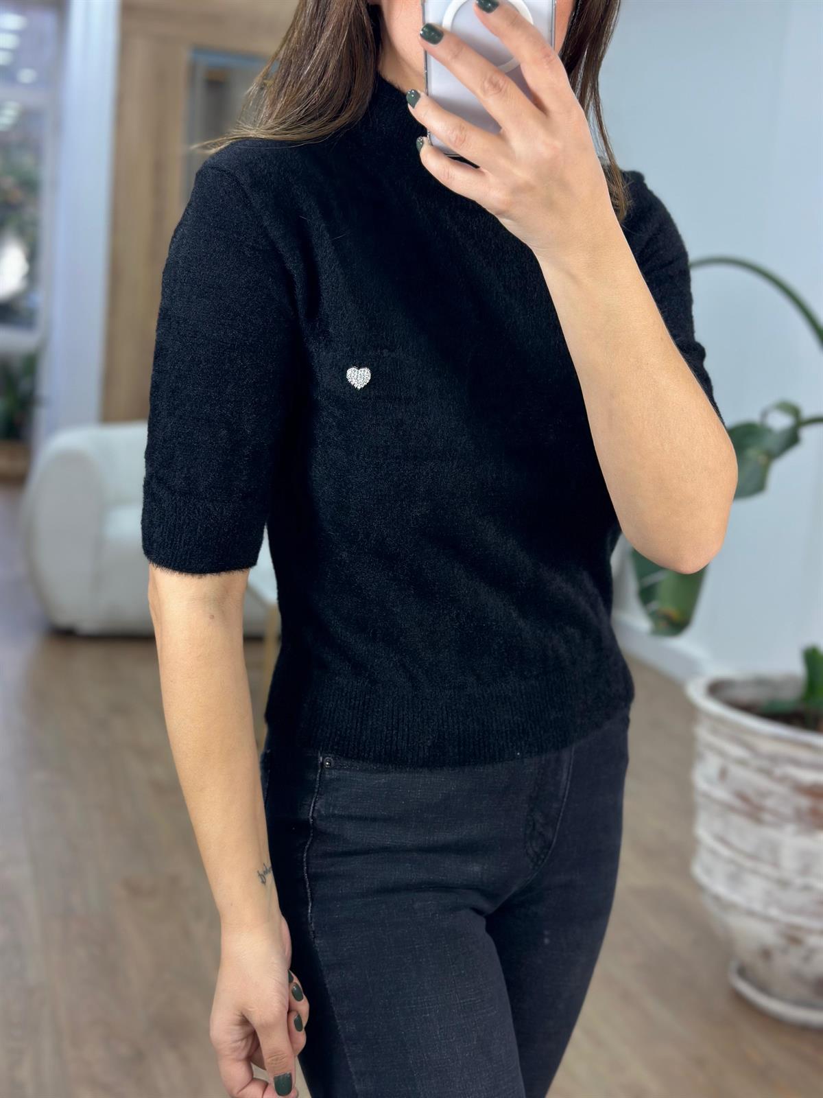 Kalp Detaylı Balıkçı Yaka Sakallı Triko Kazak - Siyah