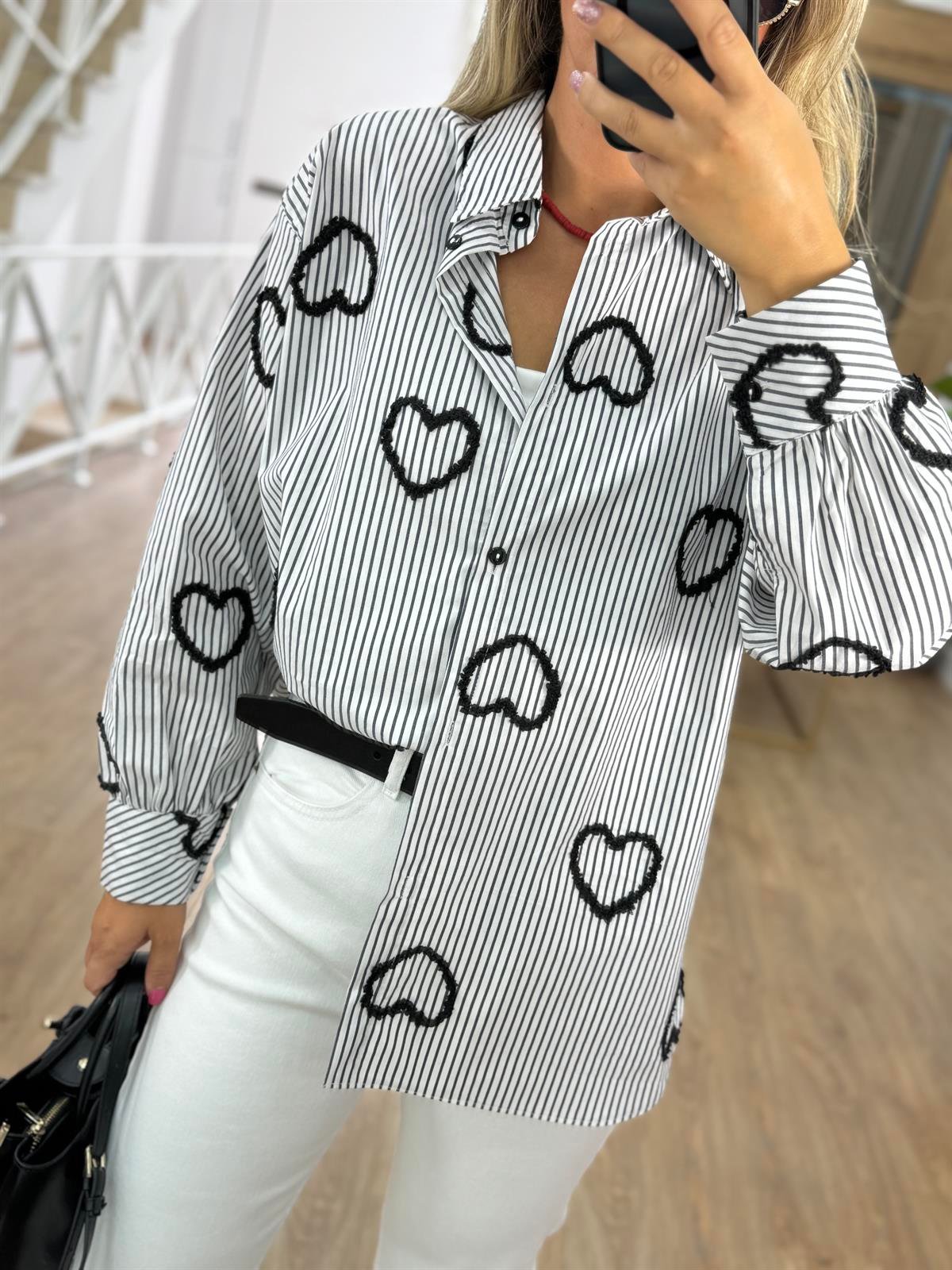 Kalp İşlemeli Çizgili Gömlek - Siyah