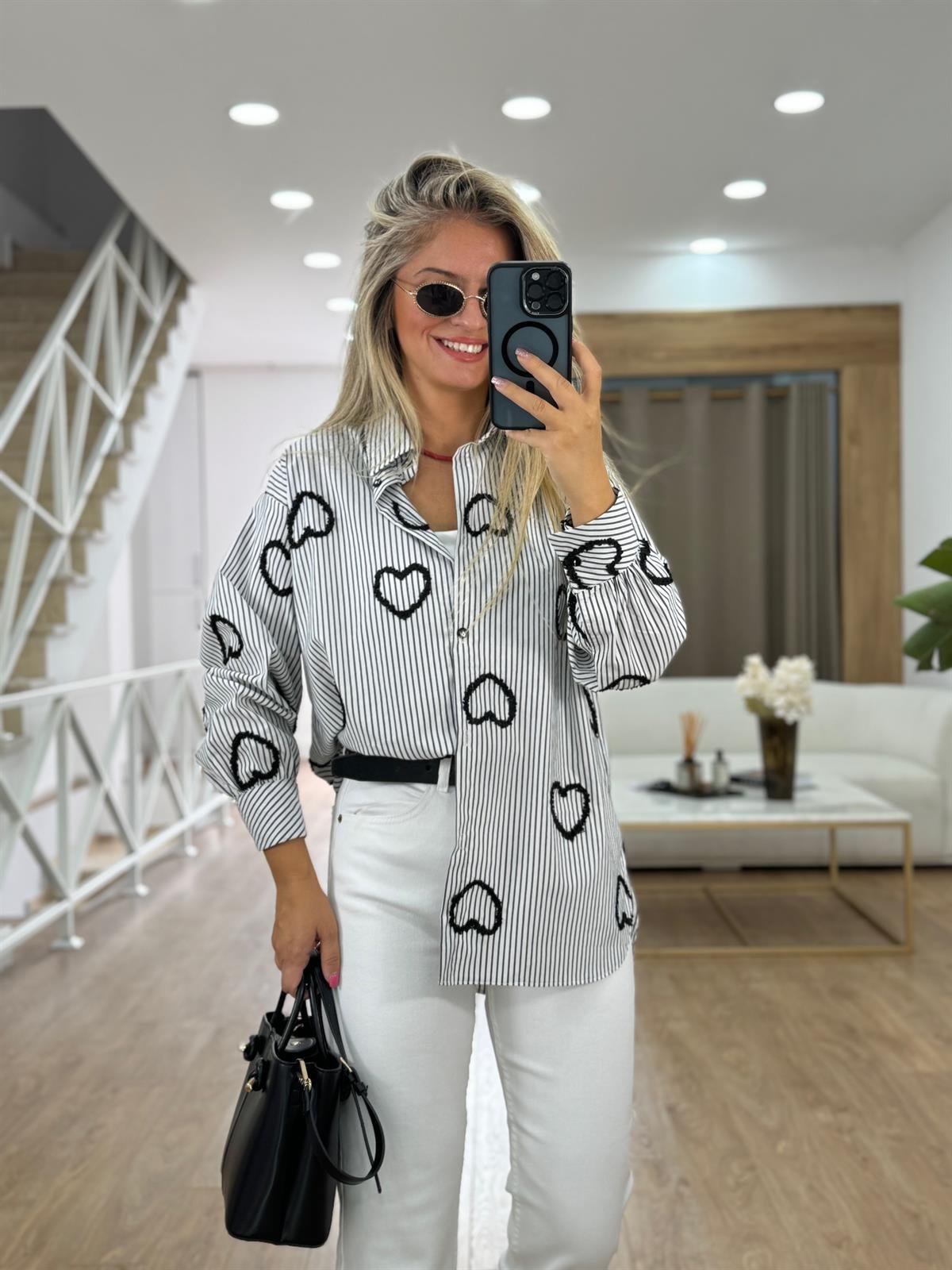 Kalp İşlemeli Çizgili Gömlek - Siyah