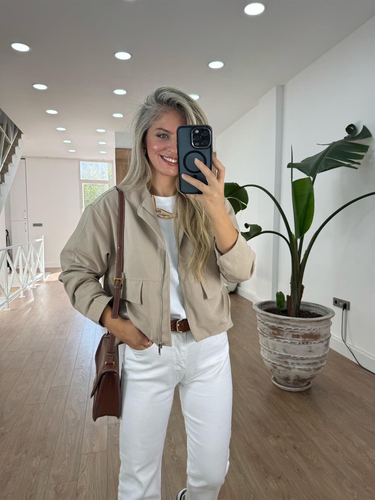 Kapak Cepli Fermuarlı Bomber Ceket - Bej