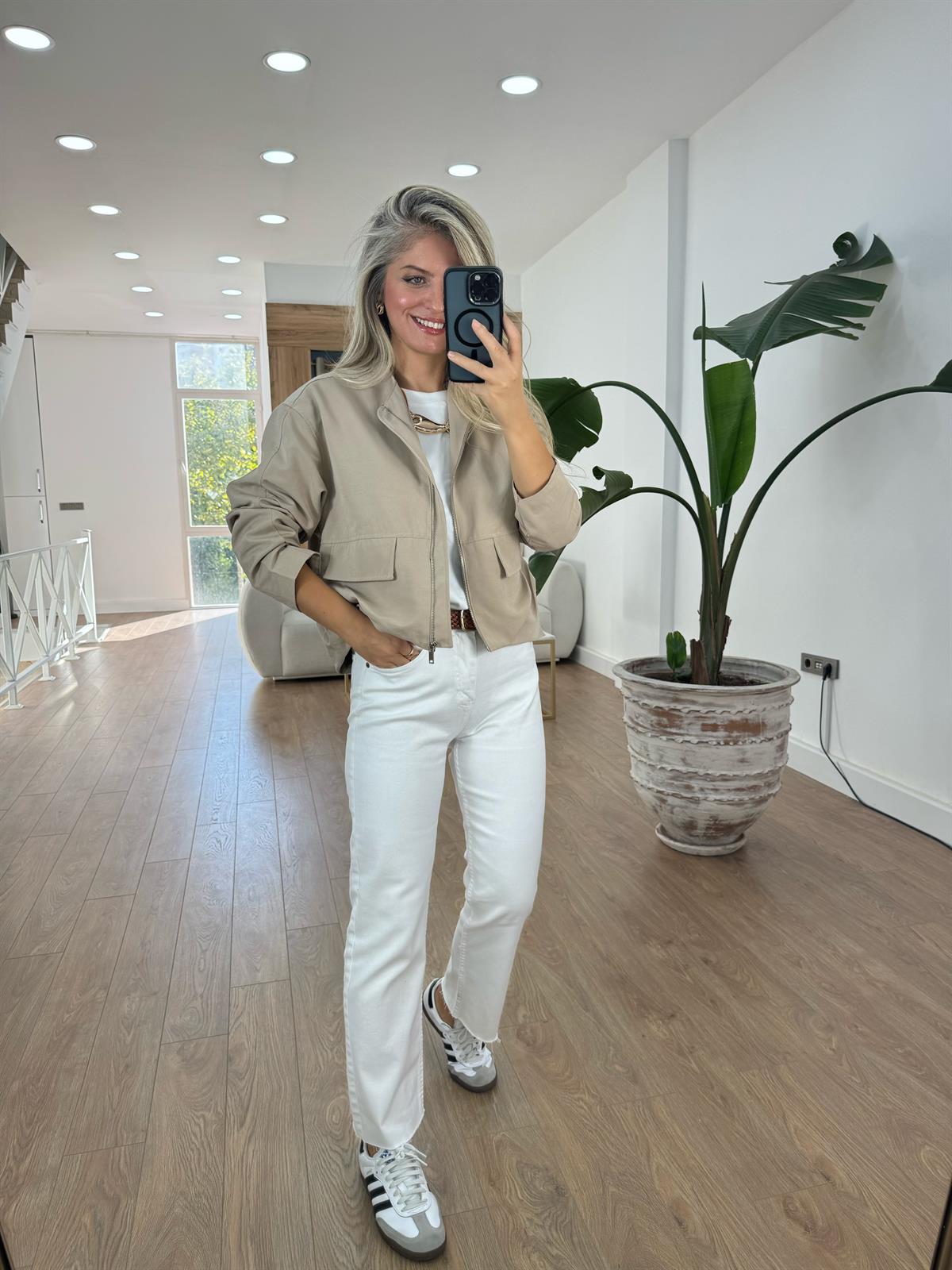 Kapak Cepli Fermuarlı Bomber Ceket - Bej