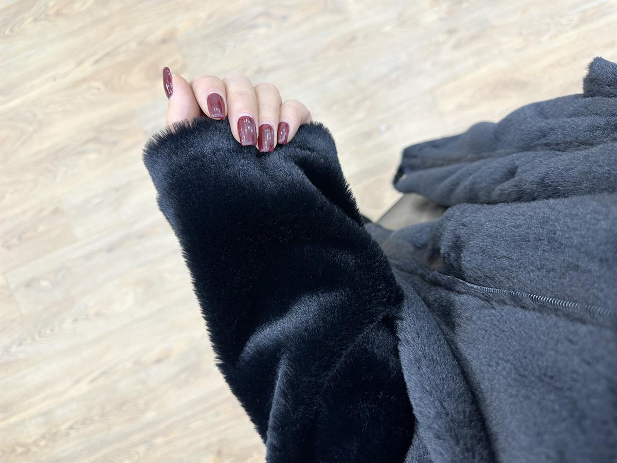 Kapak Cepli Önü Fermuarlı Kürk-Siyah