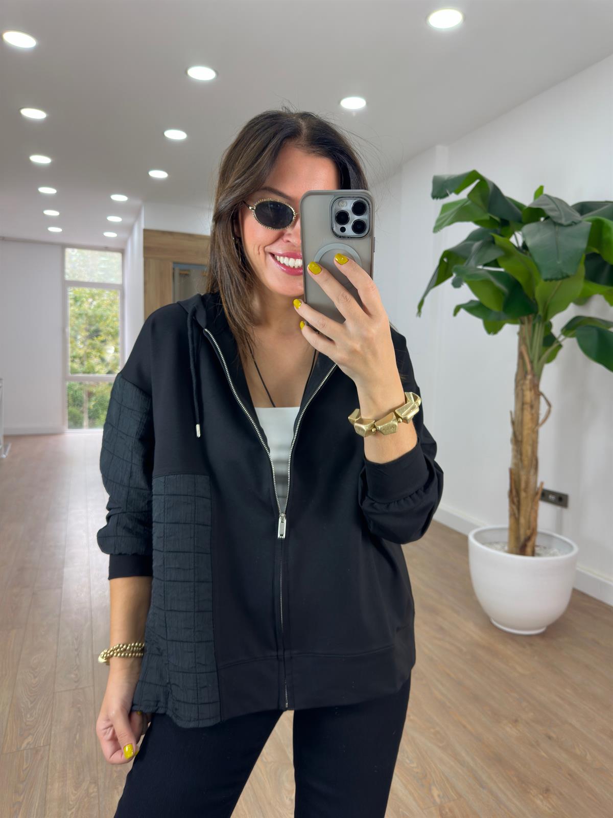 Kapitone Detaylı Kapüşonlu Sweatshirt 