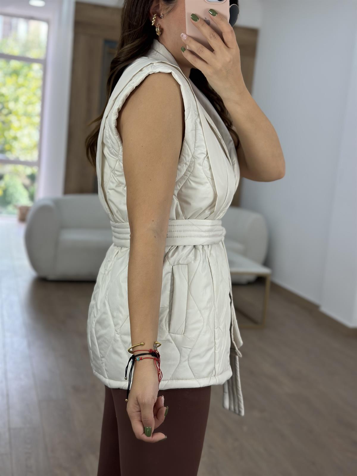 Kapitone Kuşaklı Tasarım Yelek-Bej