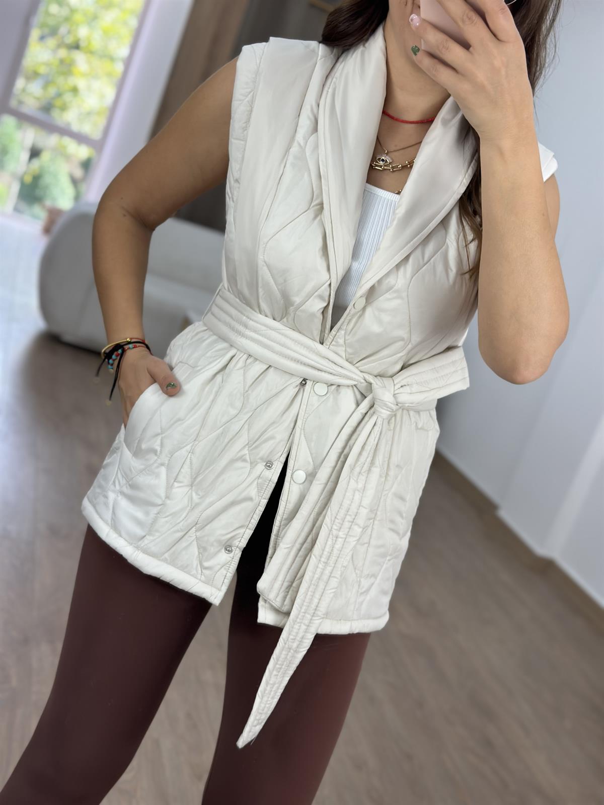 Kapitone Kuşaklı Tasarım Yelek-Bej