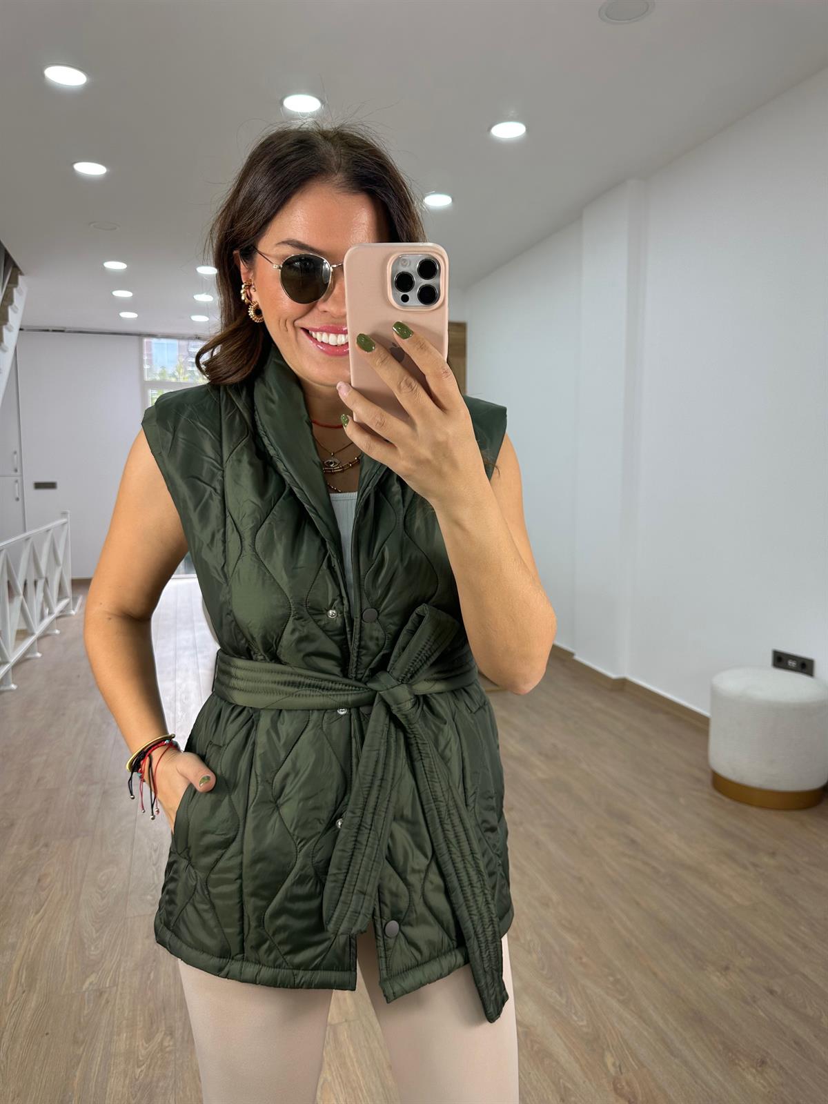 Kapitone Kuşaklı Tasarım Yelek-Haki