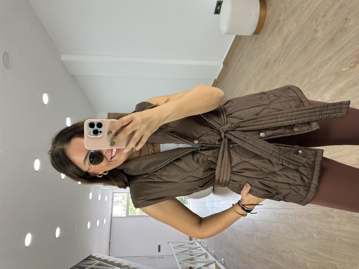 Kapitone Kuşaklı Tasarım Yelek-Kahverengi