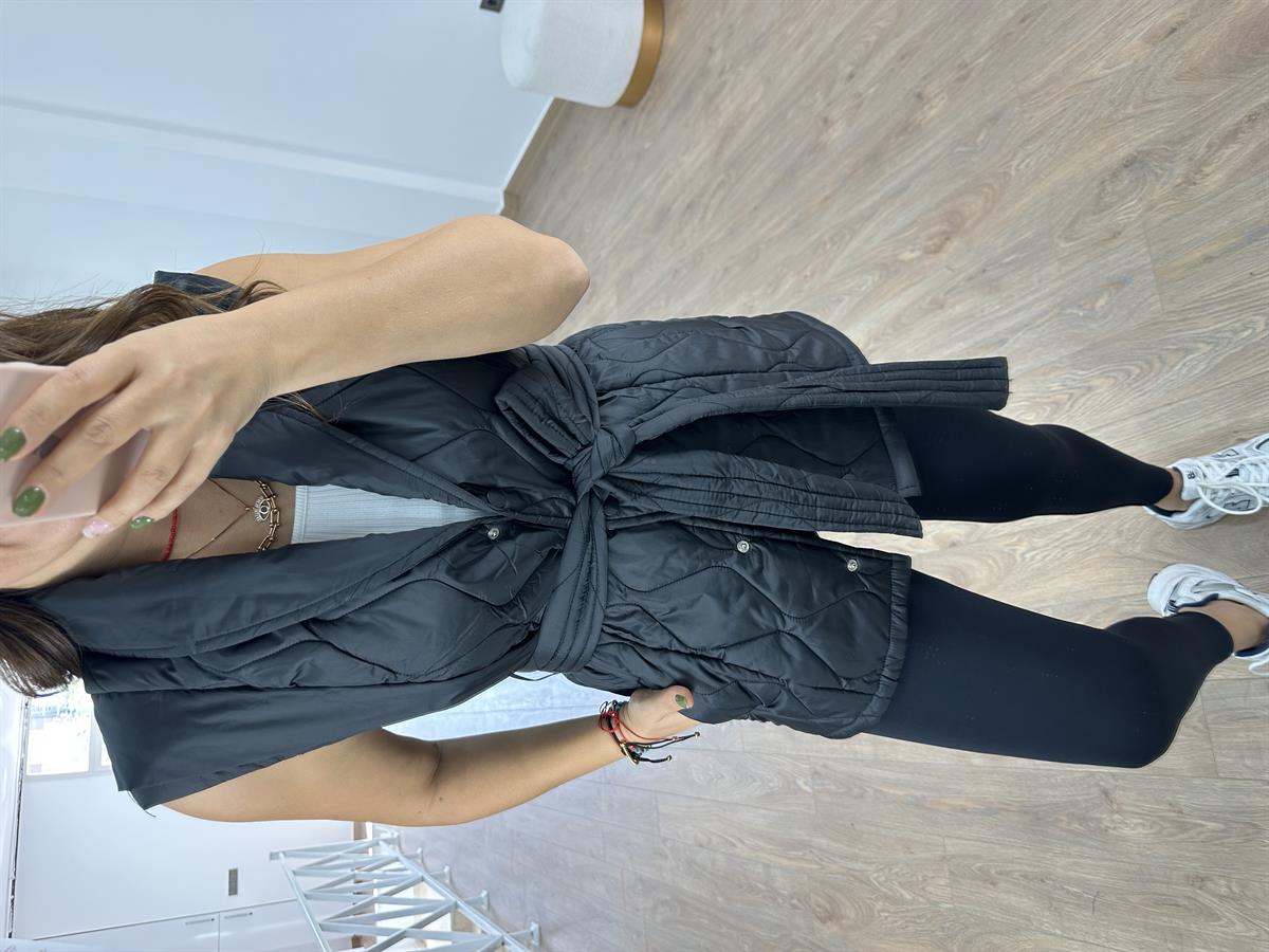 Kapitone Kuşaklı Tasarım Yelek-Siyah