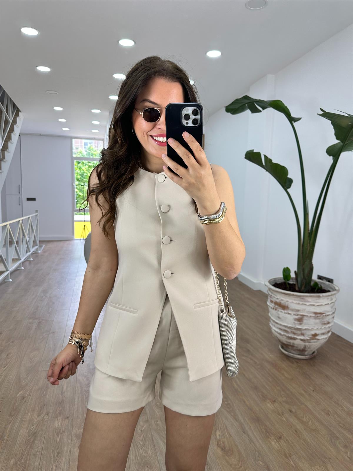 Kaplama Düğmeli Yelekli Takım-Taş